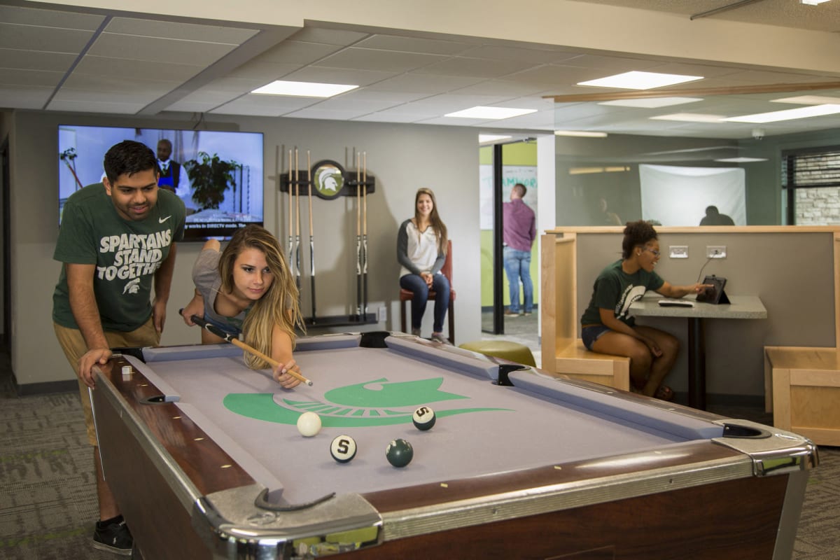 Photos and Video of The Oaks Apartments in East Lansing, MI